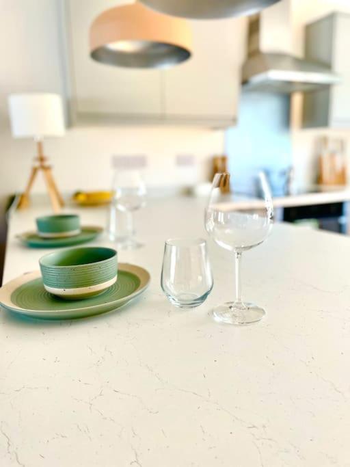 Modern Chic Summer Holiday Retreat. New Quay Eksteriør billede